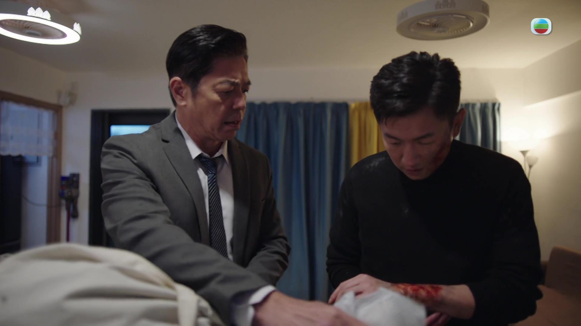 何啟南雖然係咁鬧馬貫東衰仔,但睇得出表情好錫佢。