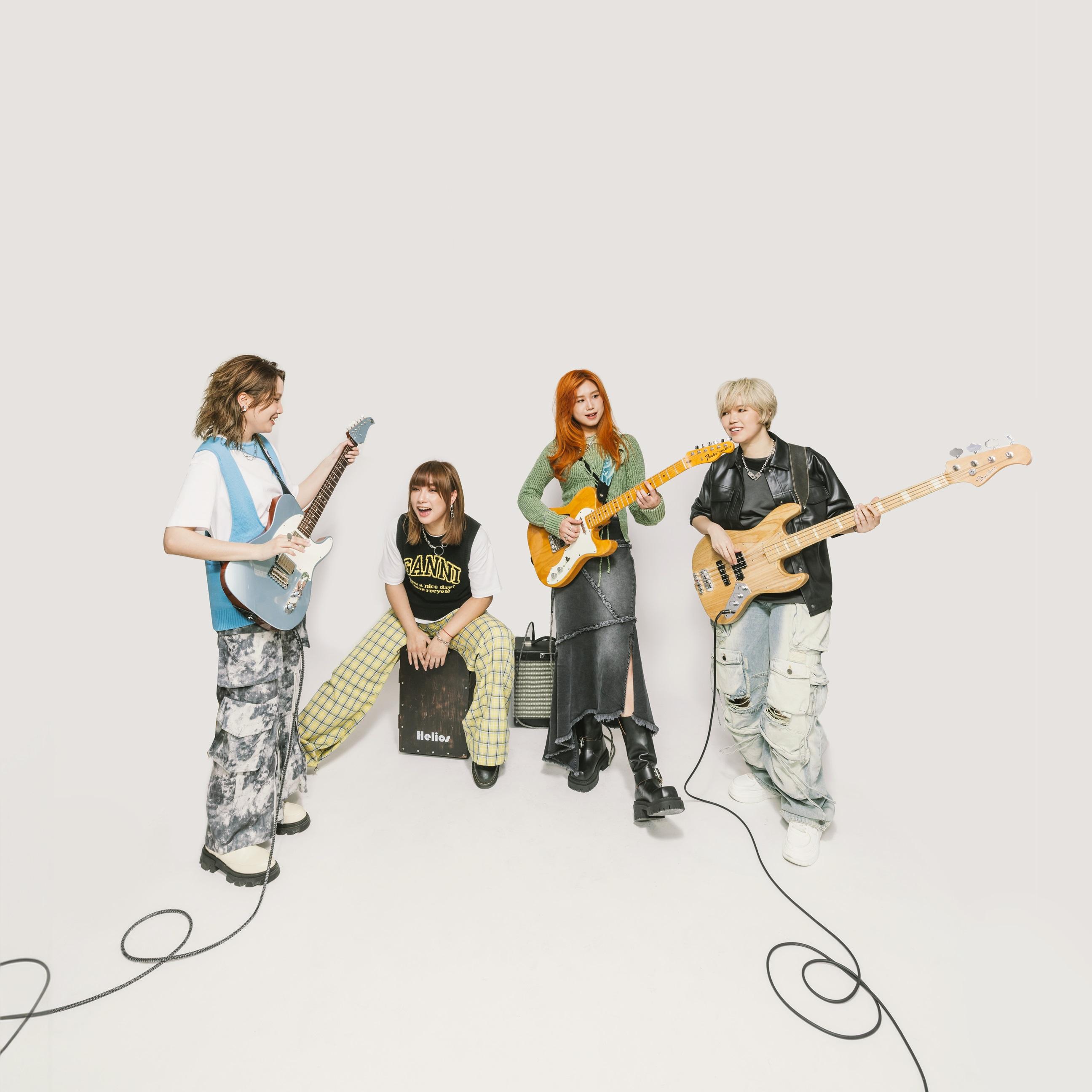 WHIZZ由主音王雨山、結他手Moo、貝斯手Bowie及鼓手Jess,於2019年3月尾組成,以groovy pop 的為樂隊風格。