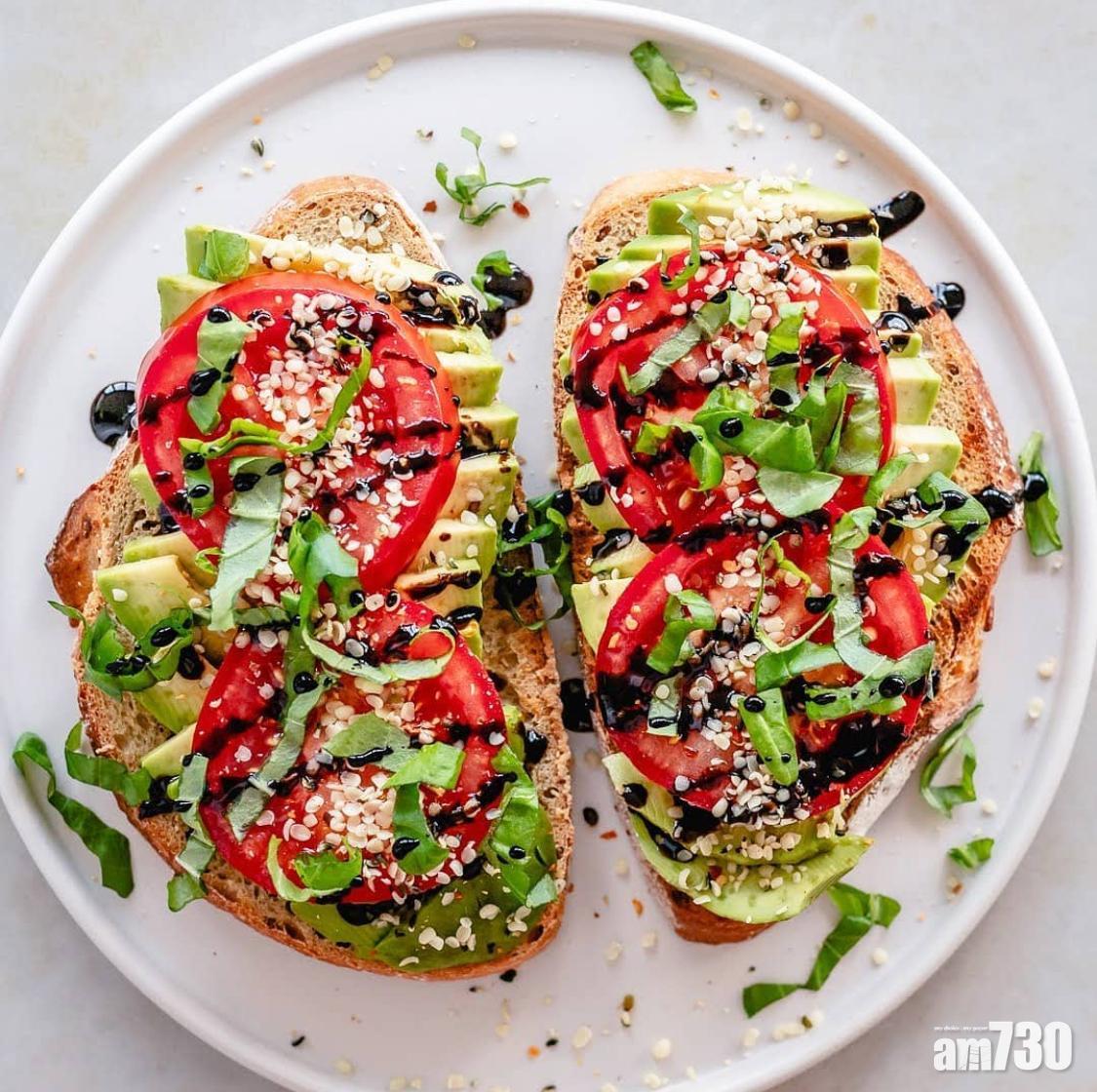 如果不喜歡水牛芝士的話,也可以用牛油果代替,配上黑醋食用味道更佳。 (instagram @toastiesandco)