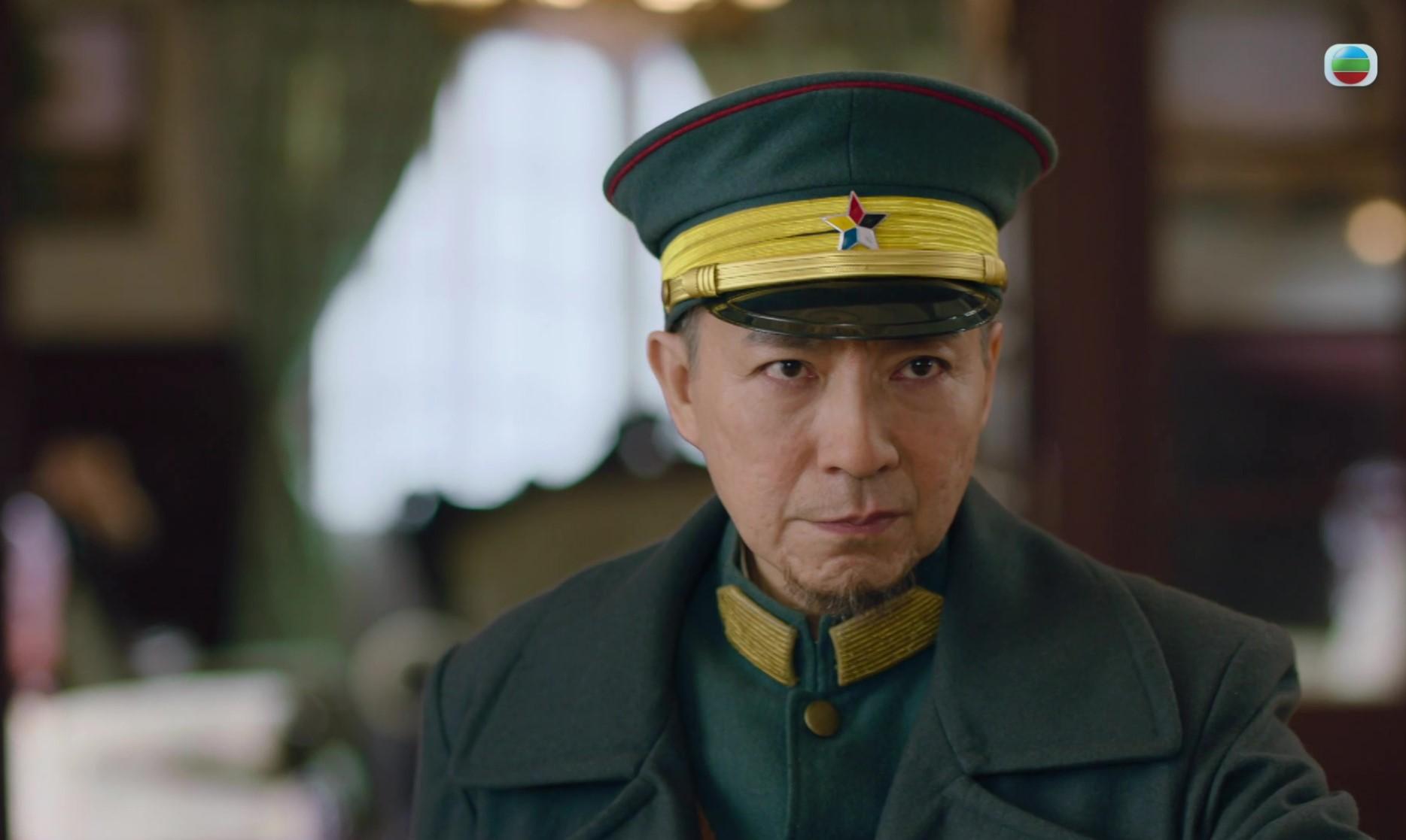 曾航生飾演龍督軍。