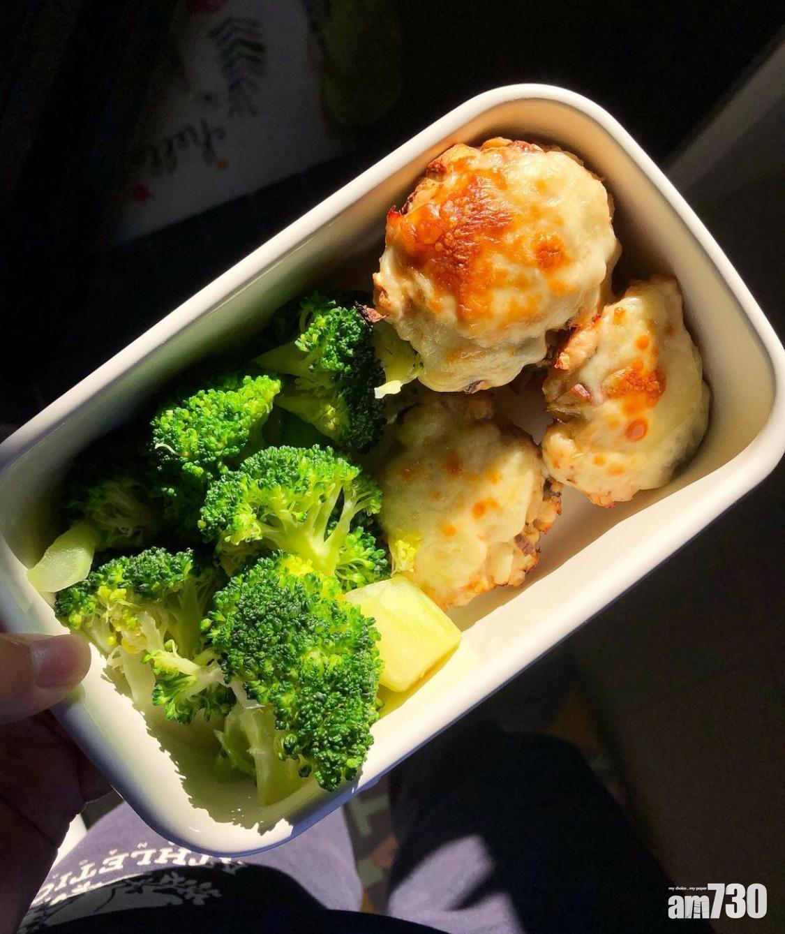 減肥食譜|香煎粟米雞肉餅可以在肉餅上方放上芝士。(Instagram@linsai_ellen)