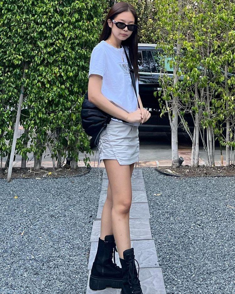 Marithe找來高允貞代言,另外就連Jennie、IU、aespa的Karina及IVE的張員瑛都曾穿著Marithe。