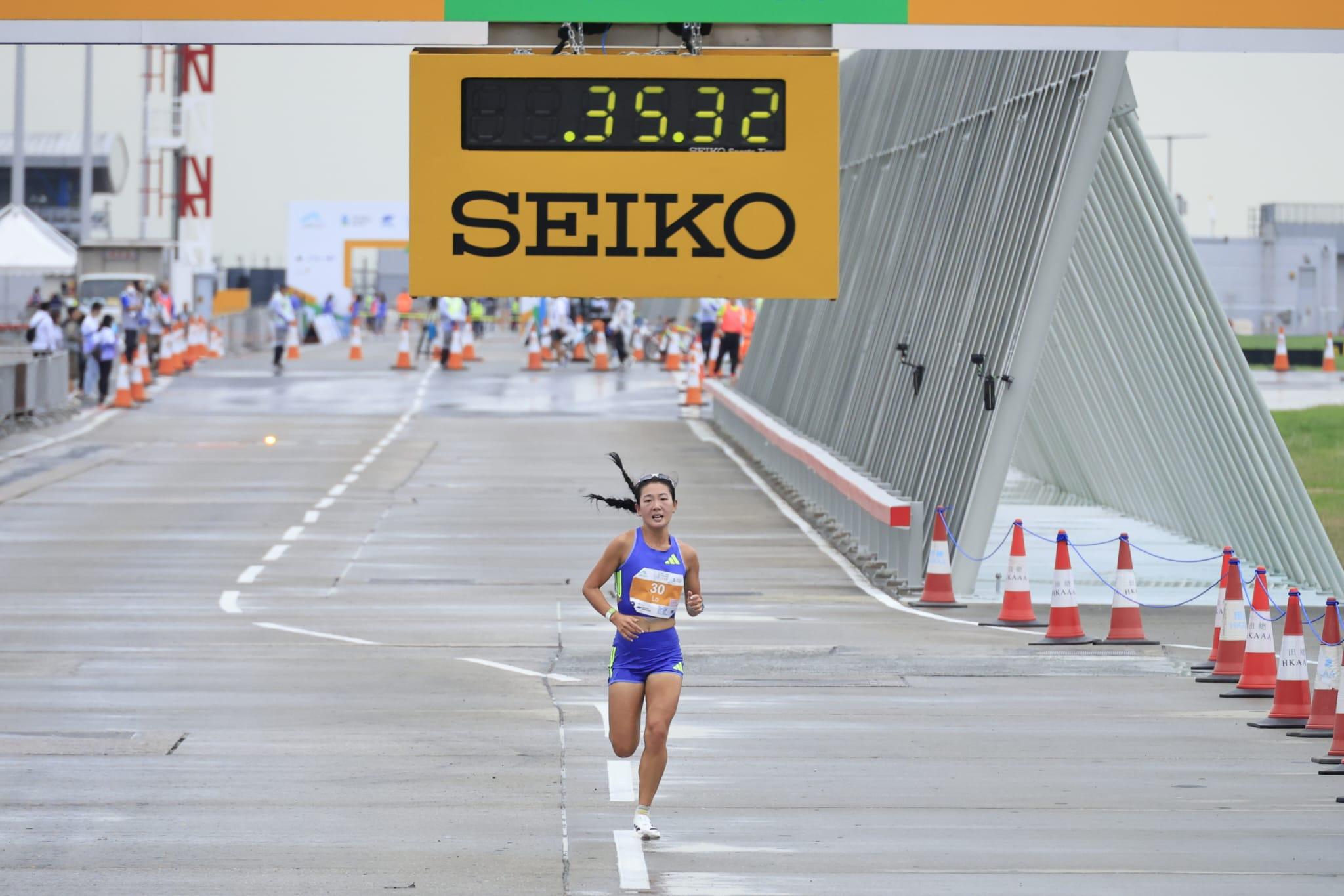 機場三跑道系統十公里今晨開跑。(林俊源攝)