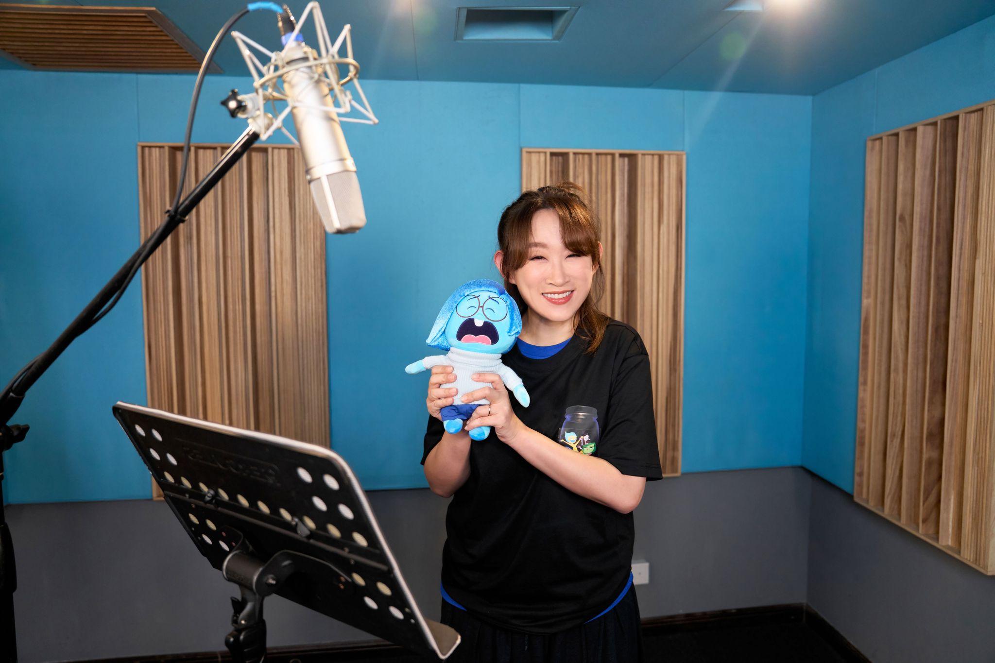 王菀之聲演「阿愁」。