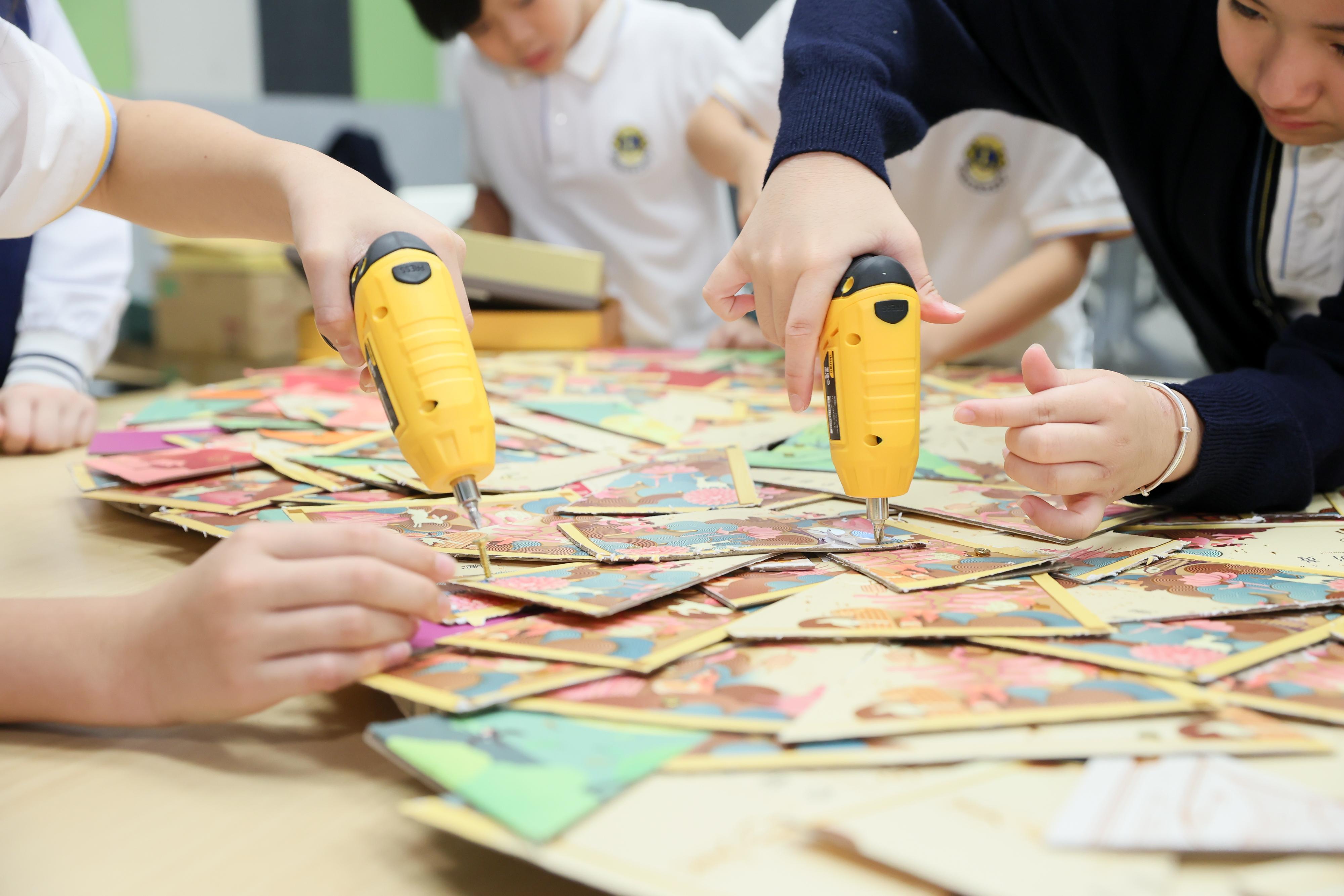 月餅盒創熊貓作品倡保育減廢 展覽今起海洋公園展出
