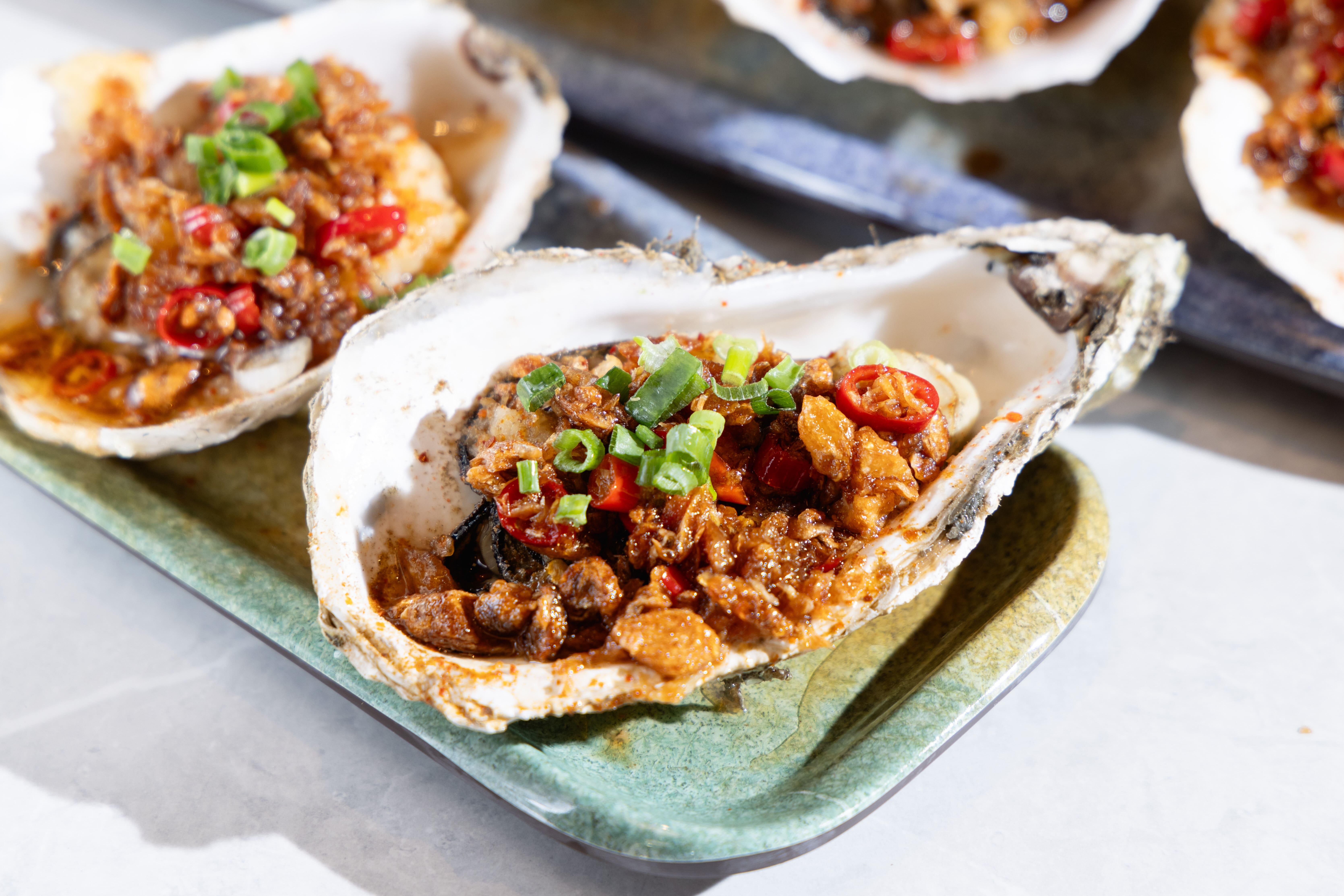 川味燒鮮蠔的台山蠔大隻頗厚肉。