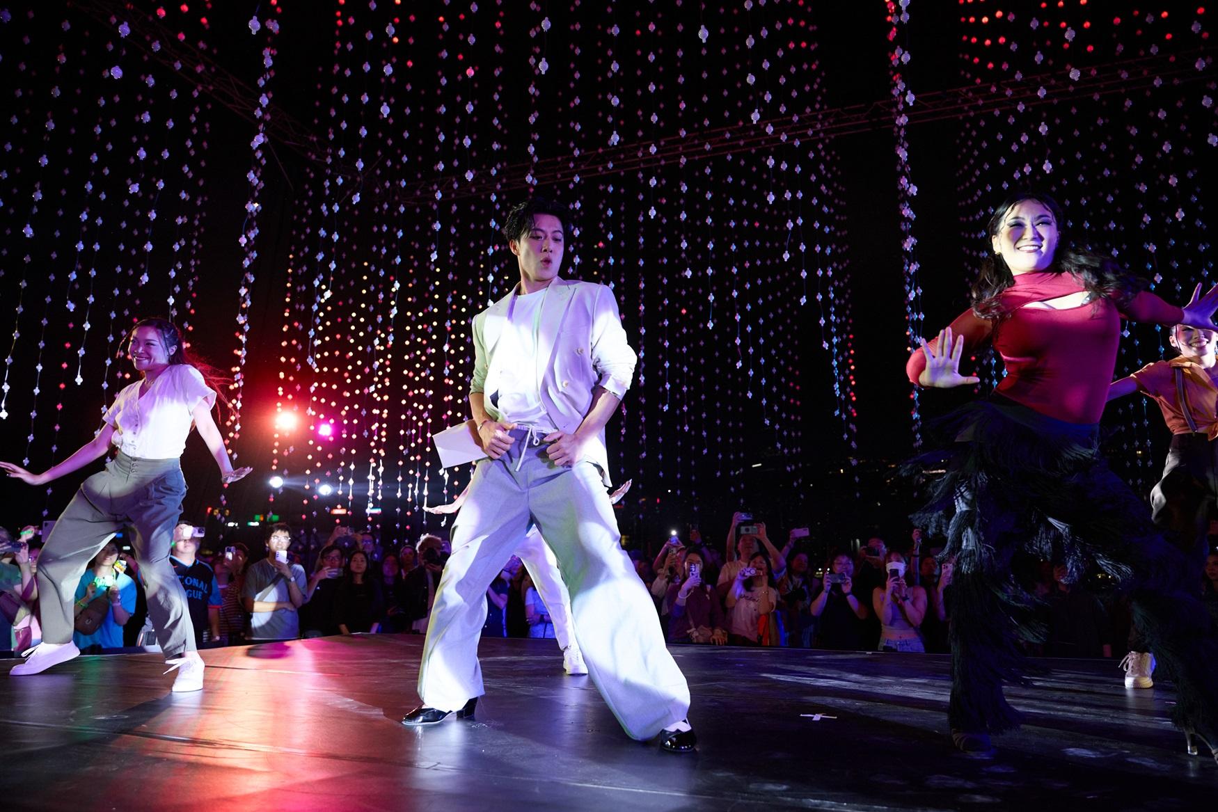 香胤宅(Lyman)為最後一晚的《西九音樂節:幻舞浮光》演出。