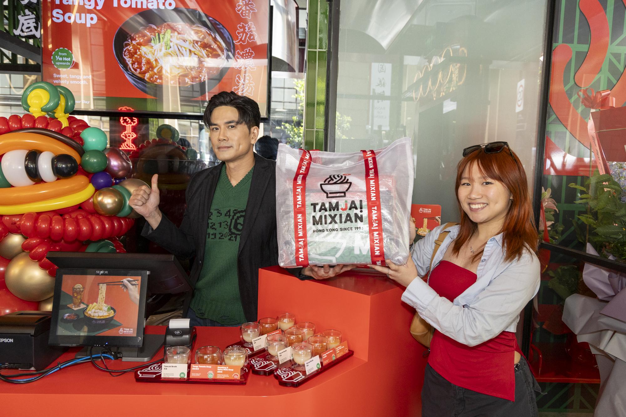 Philip:「餐廳有很多注滿心思的飾品,讓我想起香港,感覺新鮮之餘又非常親切。」