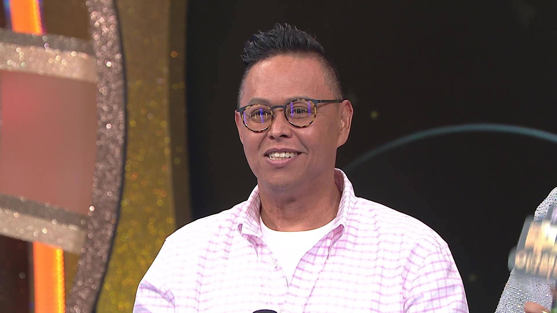 楊炳德外貌與譚詠麟有幾分相似。