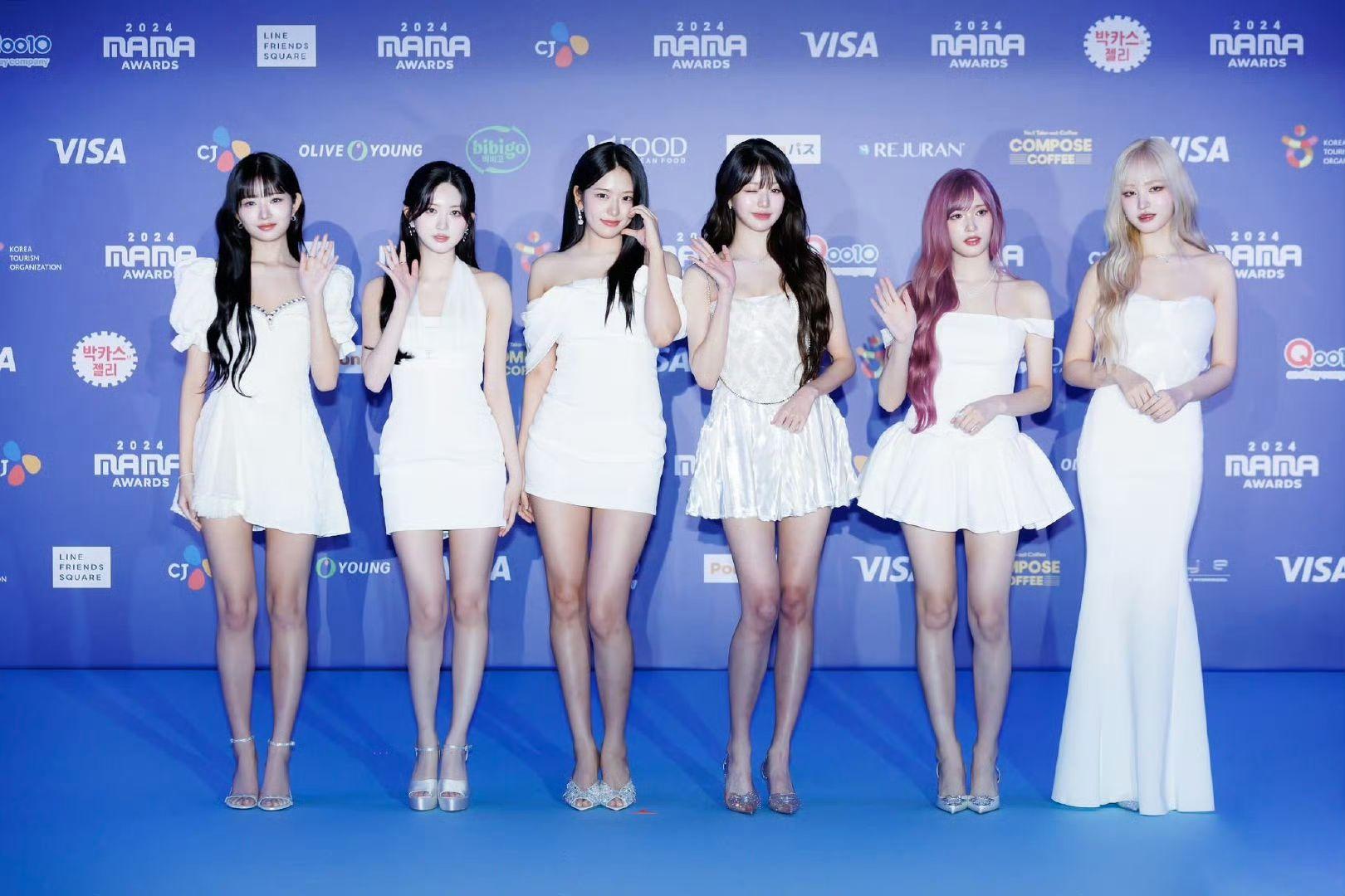 IVE身穿白色短裙晒腿行紅地毯,贏得「全球最佳表演獎」。