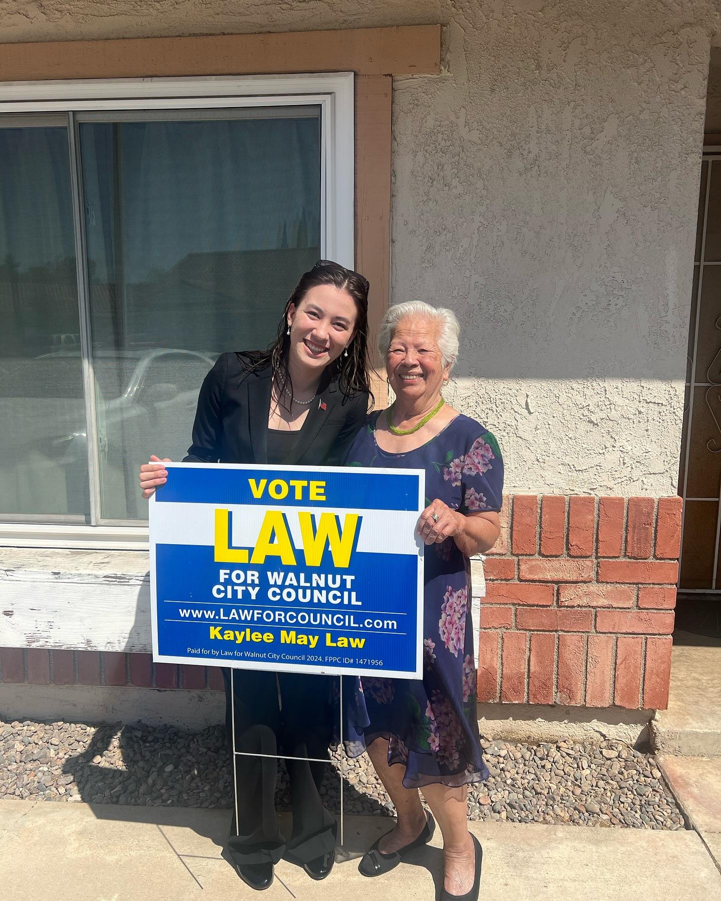 香港移民後代、19歲華裔女子羅美寶(Kaylee May Law)參選美國加州核桃市市議員勝出,創下該市有史以來最年輕市議員紀錄。(網上圖片)