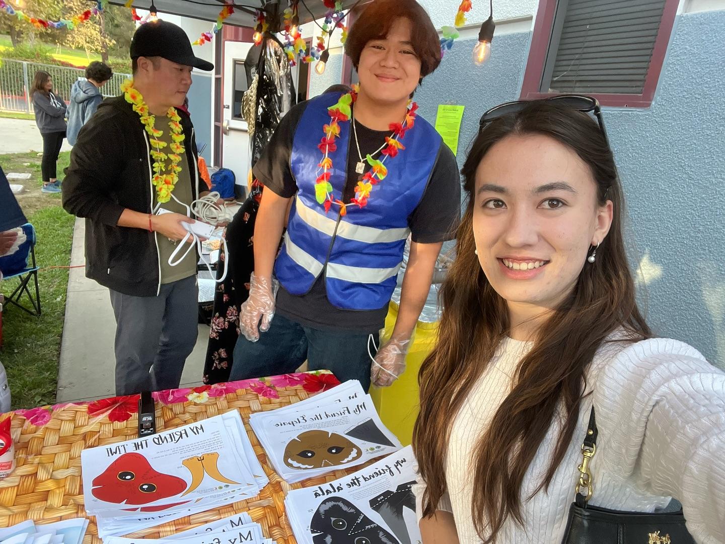 香港移民後代、19歲華裔女子羅美寶(Kaylee May Law)參選美國加州核桃市市議員勝出,創下該市有史以來最年輕市議員紀錄。(網上圖片)