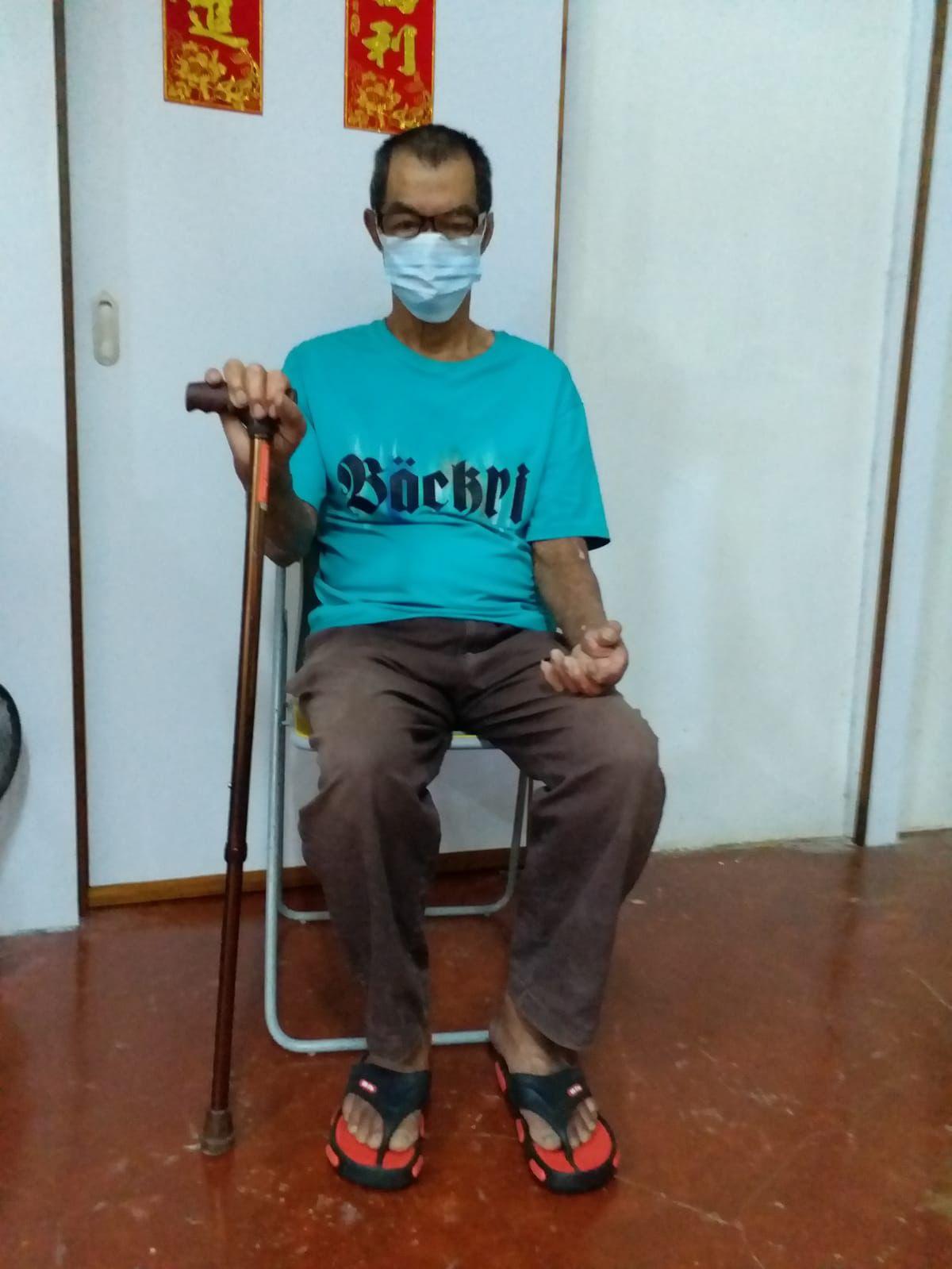 一直跟進李伯狀況的民建聯立法會議員葛珮帆透露對方完全康復之日仍遙遙無期,今年7月再次中風入院,情況一度危殆,幸好治療後終於可以出院回家休養。(葛珮帆FB)