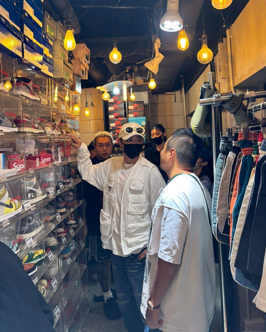 羅志祥到先達睇衫睇波鞋。(網上圖片)