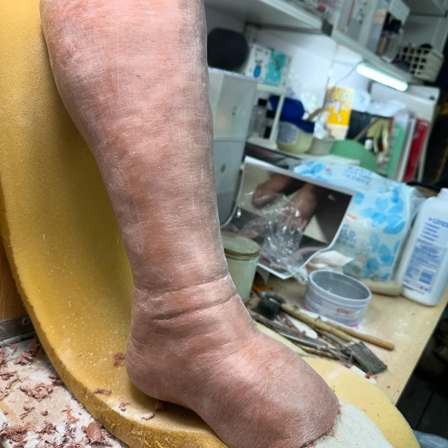 《破‧地獄》特技化妝師Wilfred Wan在社交平台公開多個製作過程。