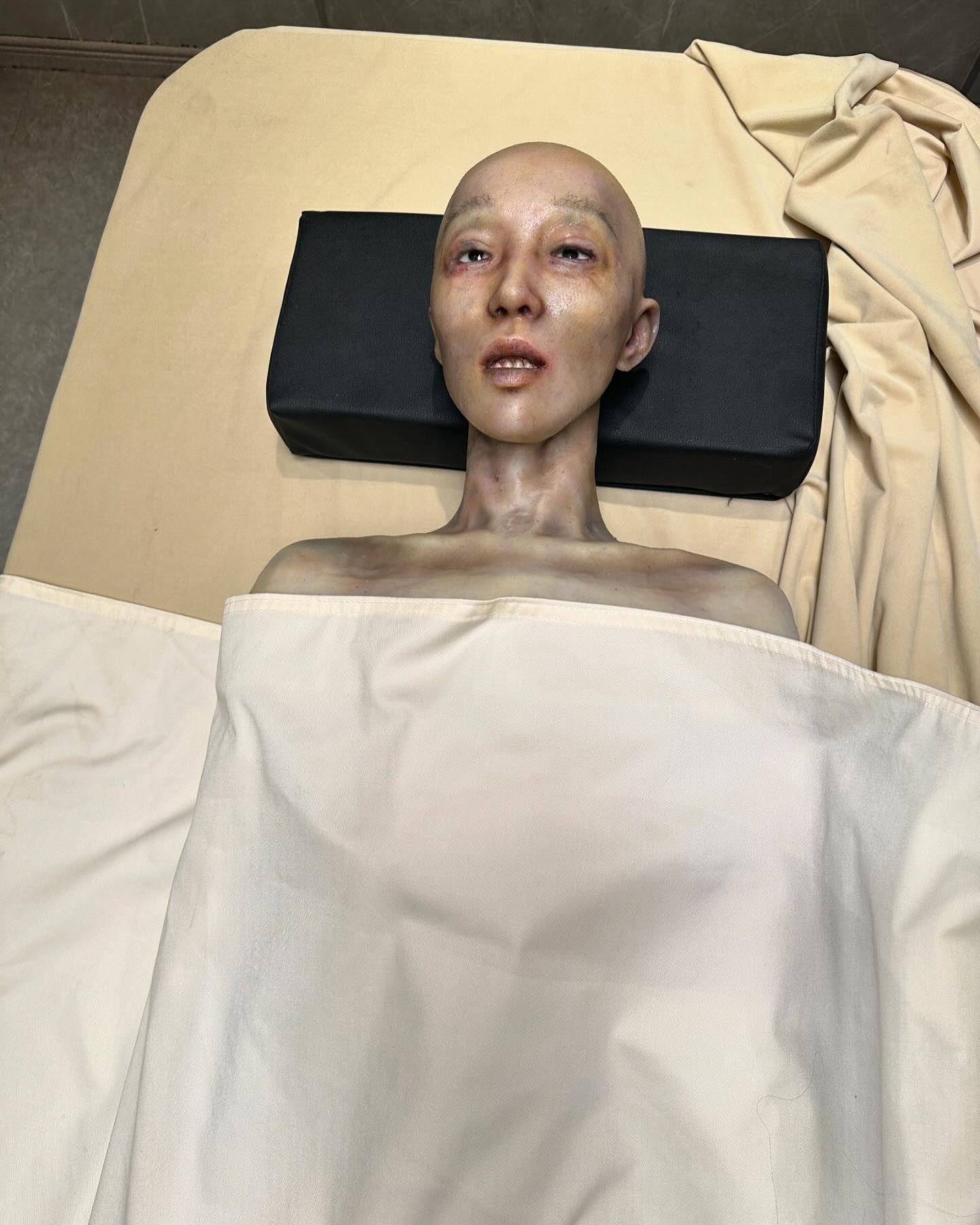 在《破.地獄》中,白只太太、梁雍婷密友的死屍熙雯。