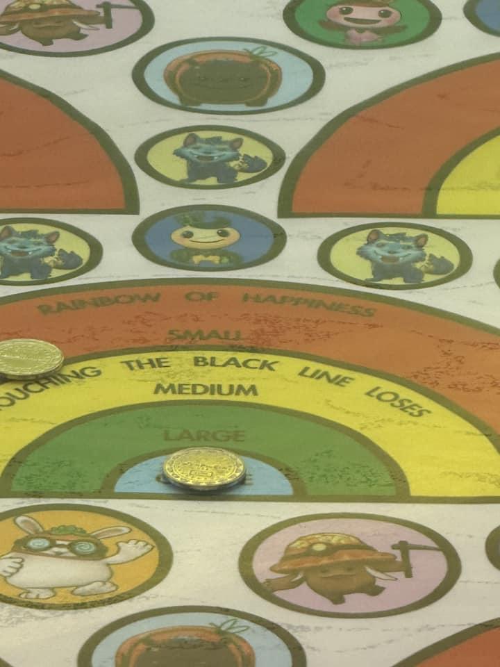 網上熱話|港男冒險樂園掟中藍圈判砸界,惹來網民熱議。(美國冒險樂園關注組@fb圖)