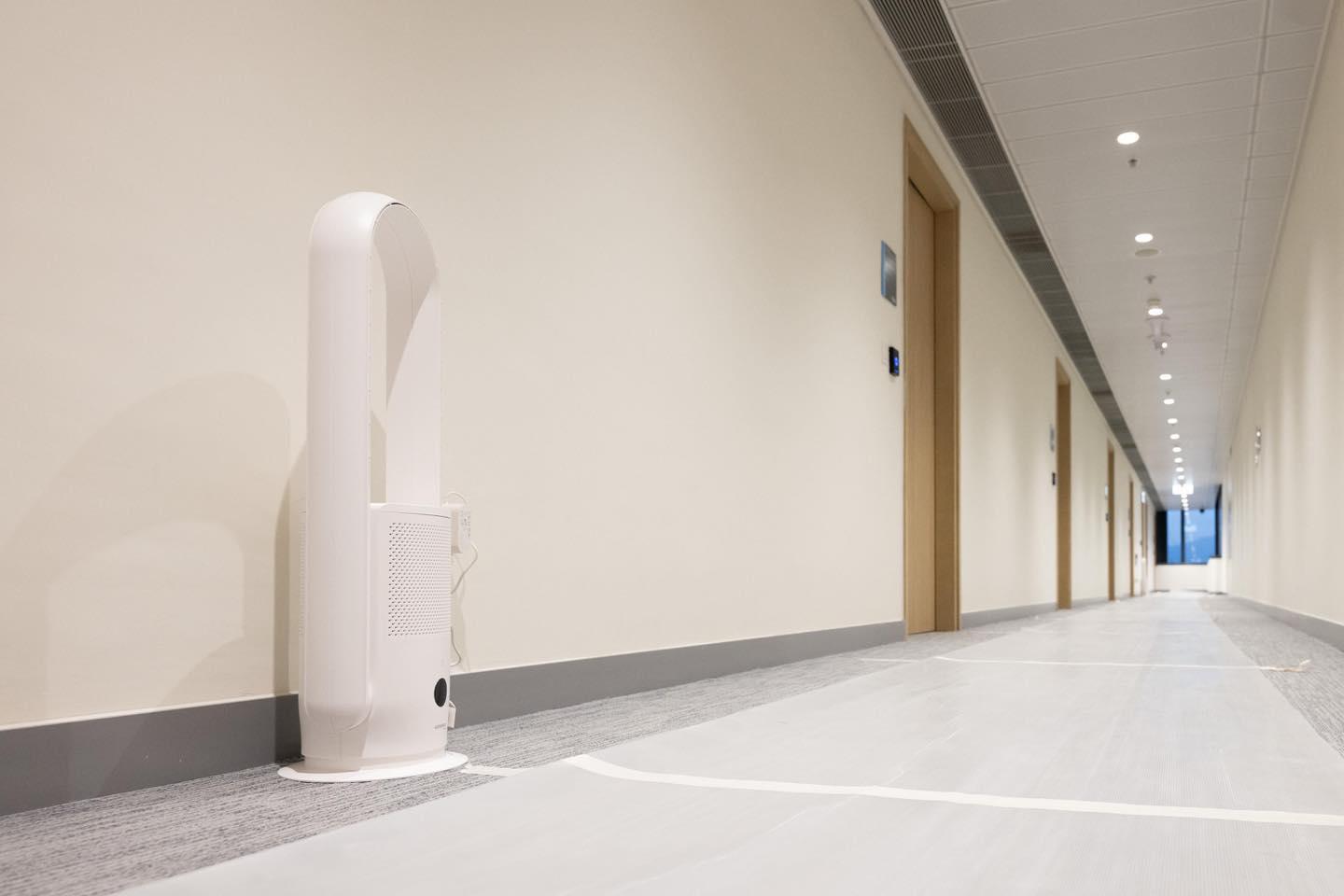 新辦公室及走廊添置空氣清新機(@fb立法會主席梁君彥議員圖片)