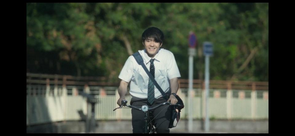 鄭伊健與陳卓賢分別飾演不同人生階段的角色「蘇昇華」。