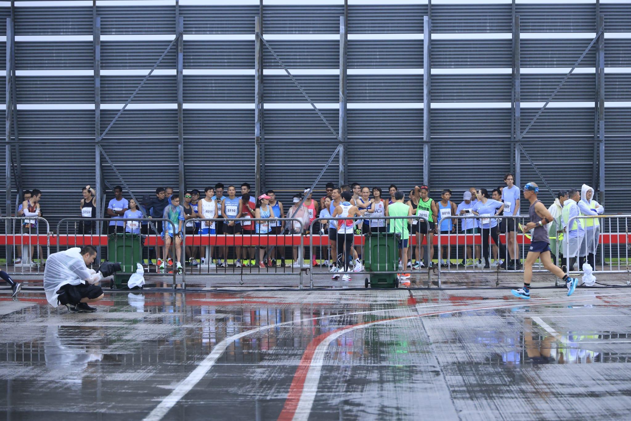 機場三跑道系統十公里今晨開跑。(林俊源攝)