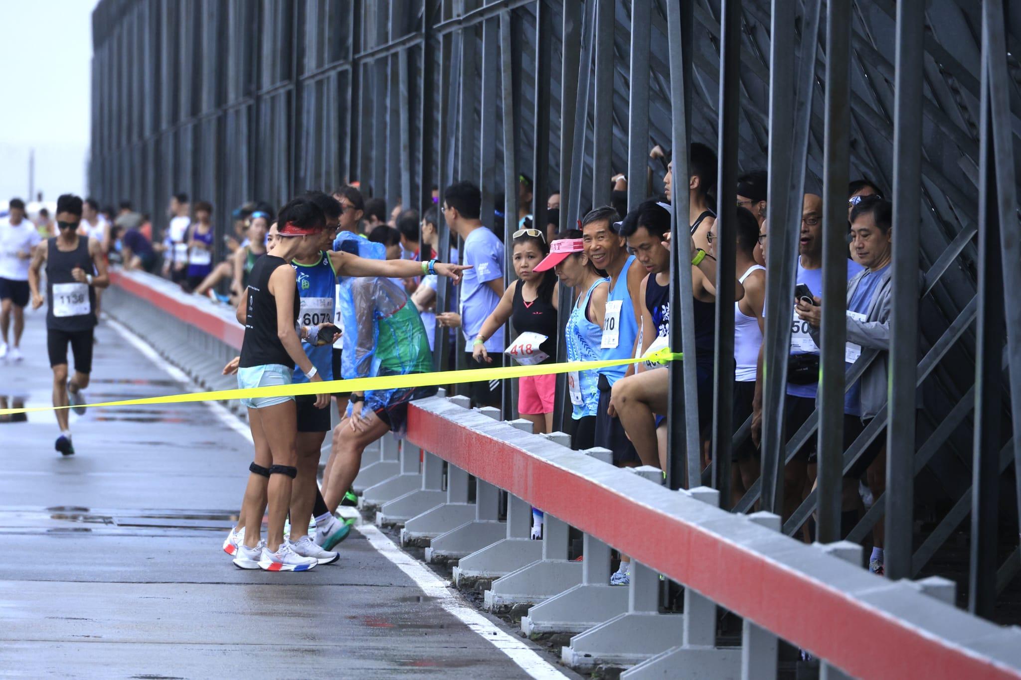 機場三跑道系統十公里今晨開跑。(林俊源攝)