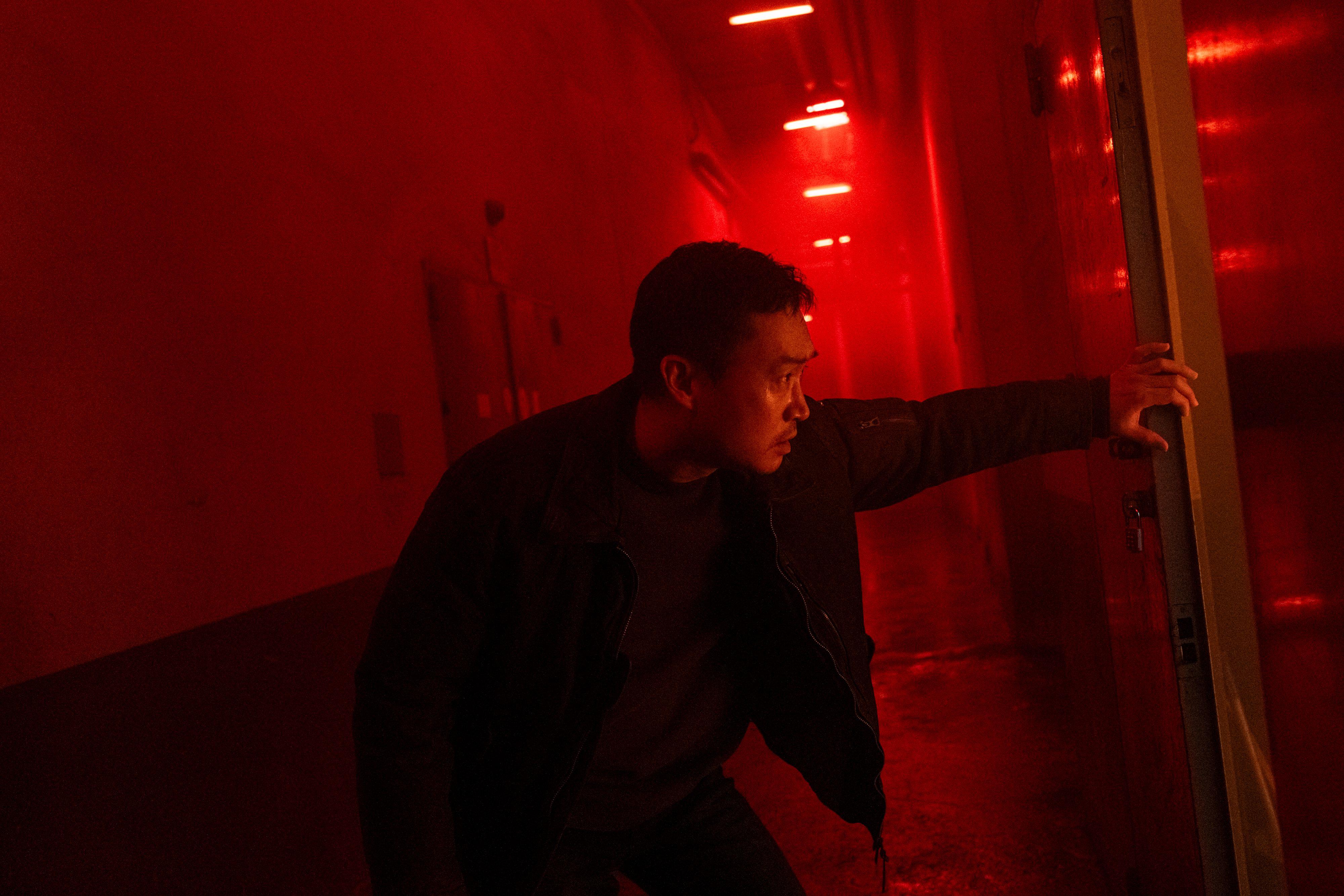 趙祐鎮以紥實演技見稱,在《江南B-Side》中扮演精英警長。