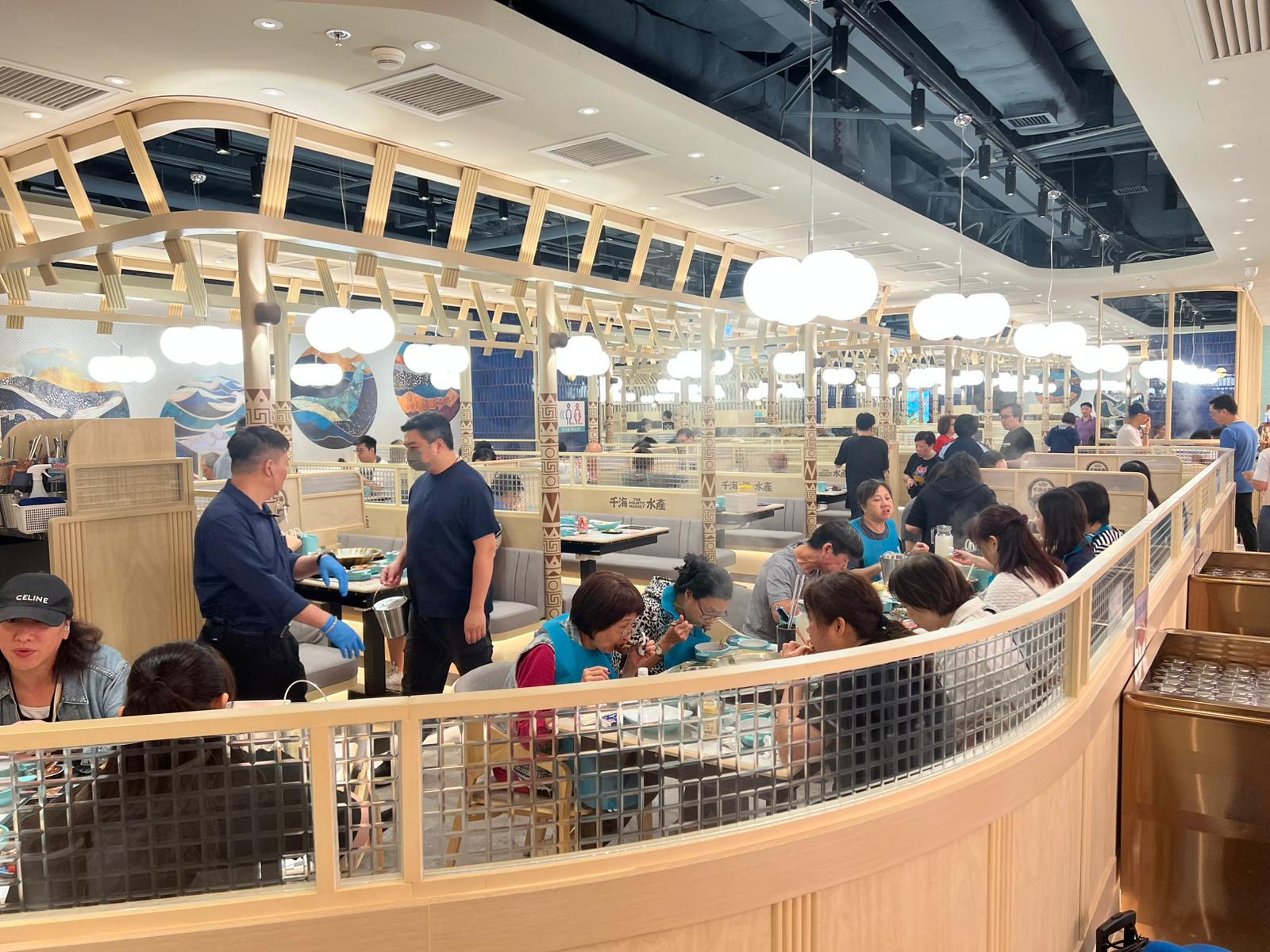 荃灣店開業首天第一場放題全場滿座。