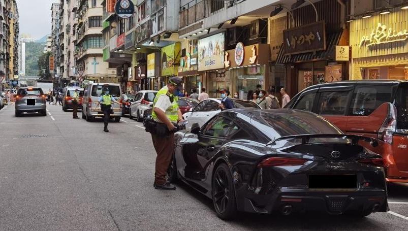 政府計劃明年上半年推行「告票電子化」。(警方提供/資料圖片)