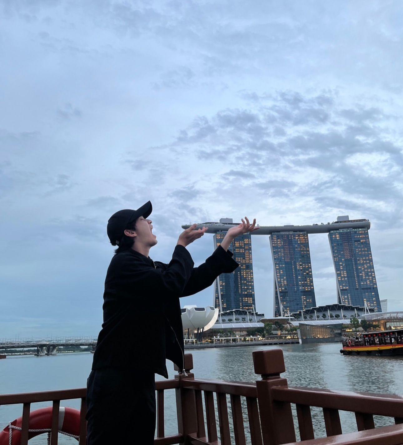 金秀賢日前到新加坡宣傳。