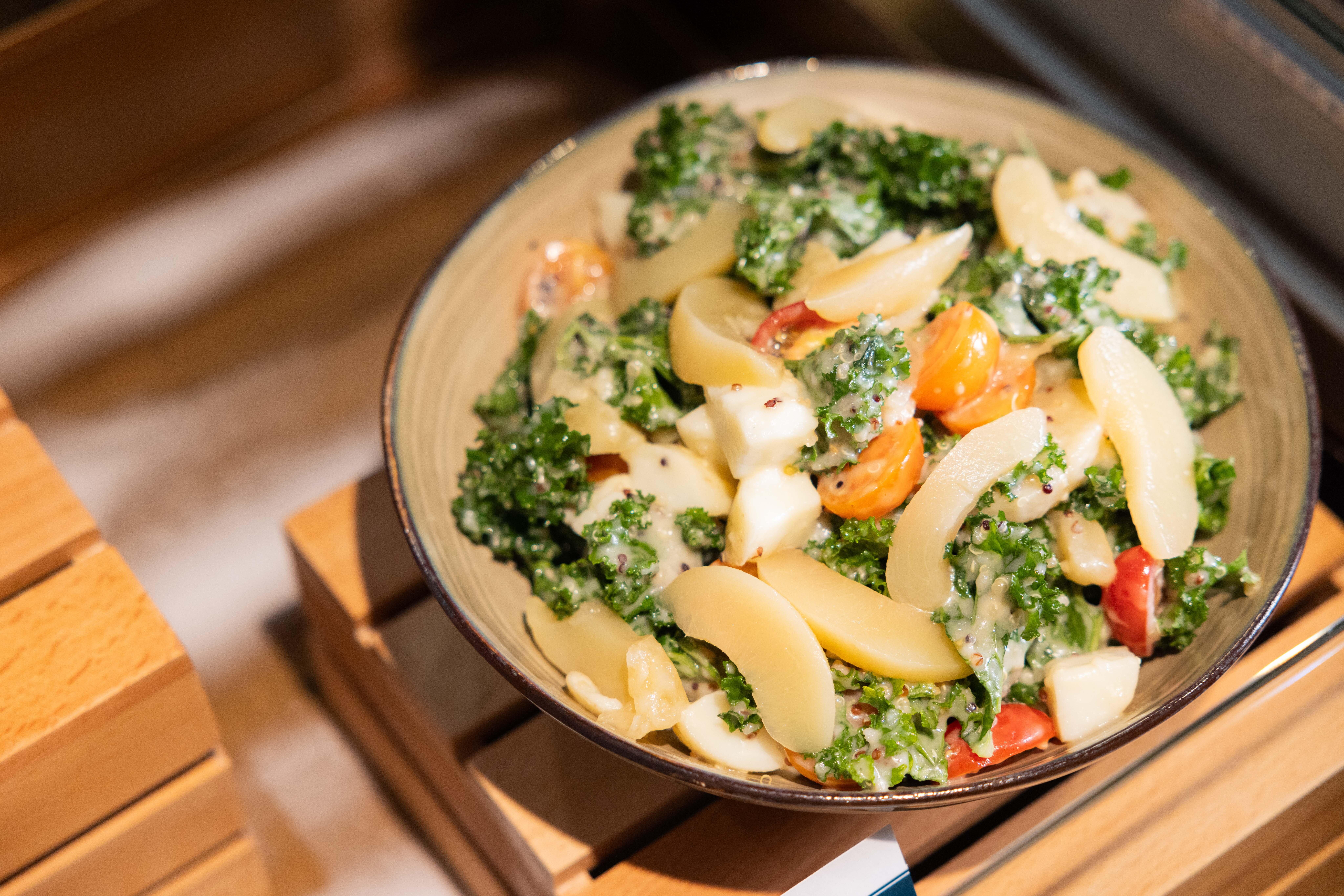 藜麥羽衣甘藍蜜桃沙律