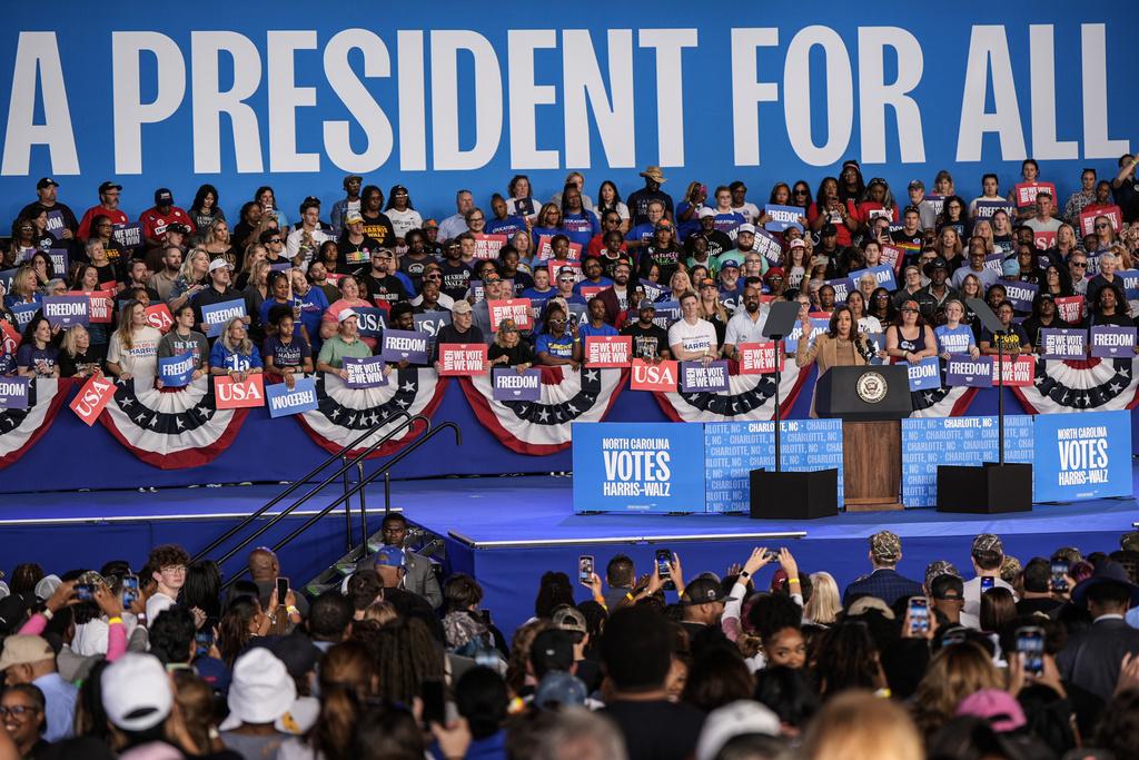 賀錦麗2日在北卡羅來納州造勢。(美聯社)