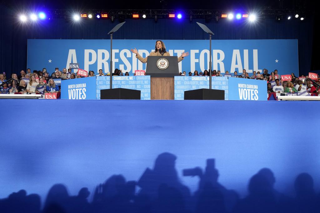 賀錦麗2日在北卡羅來納州造勢。(美聯社)