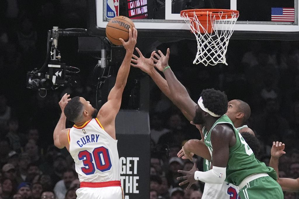 勇士作客118:112擊敗塞爾特人。(美聯社)