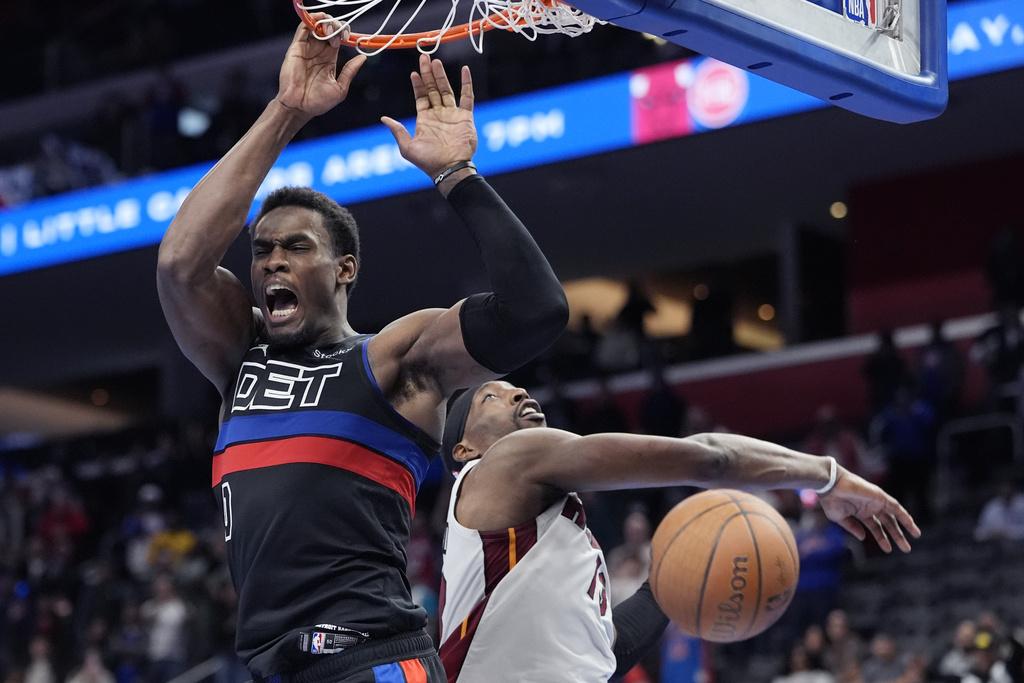 季中錦標賽,活塞在加時123:121擊敗熱火。(美聯社)