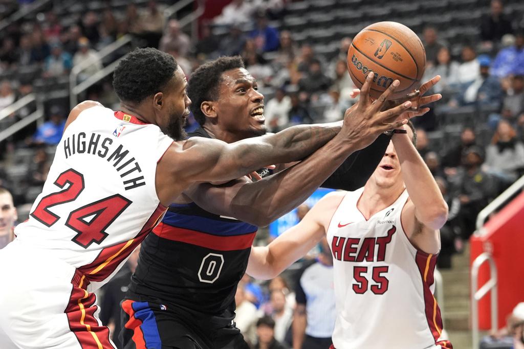 季中錦標賽,活塞在加時123:121擊敗熱火。(美聯社)