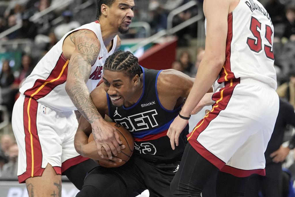 季中錦標賽,活塞在加時123:121擊敗熱火。(美聯社)