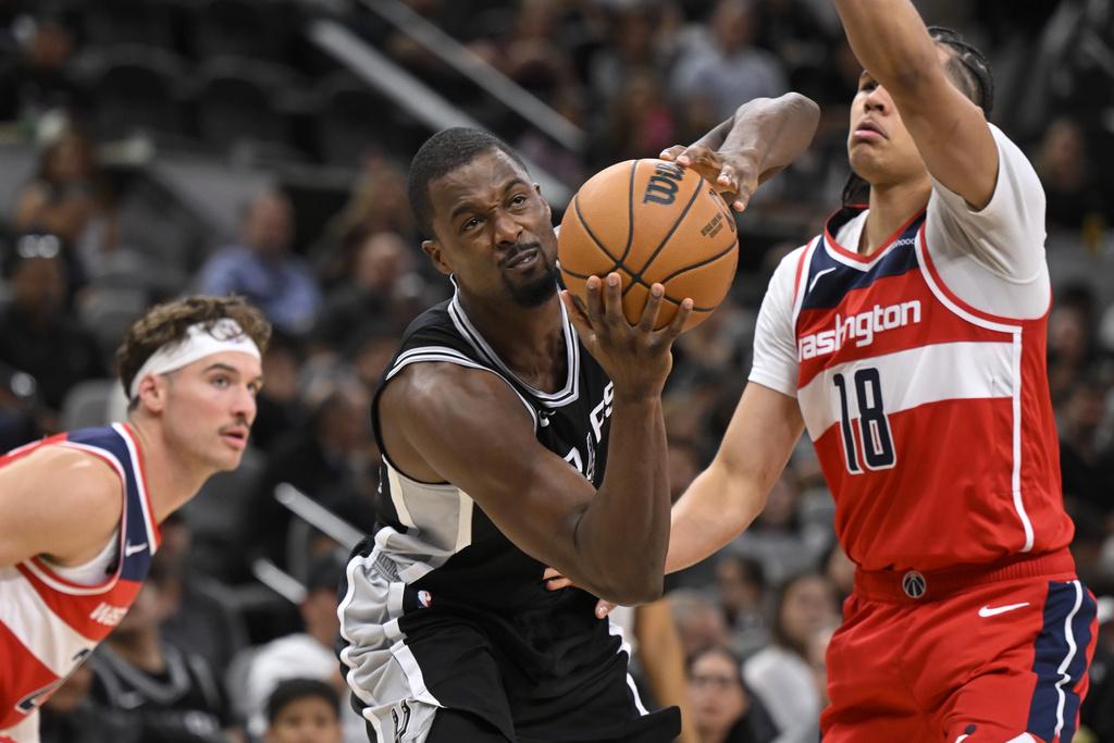 馬刺139:130擊敗巫師。(美聯社)