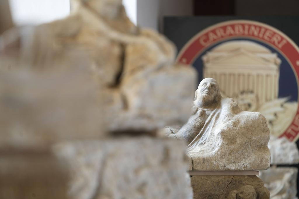 遺址兩具石棺屬於兩名伊特魯里亞公主,其中一具石棺內仍有骸骨。(美聯社)