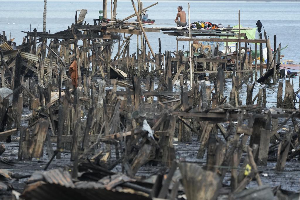菲律賓首都馬尼拉貧民窟大火。(美聯社)