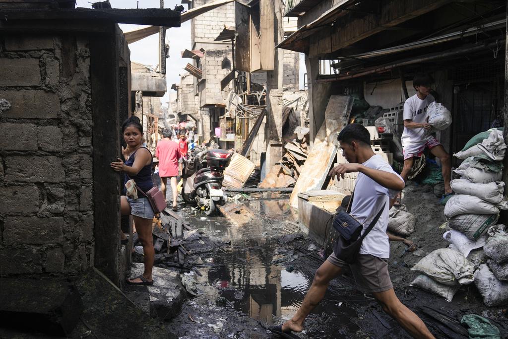 菲律賓首都馬尼拉貧民窟大火。(美聯社)