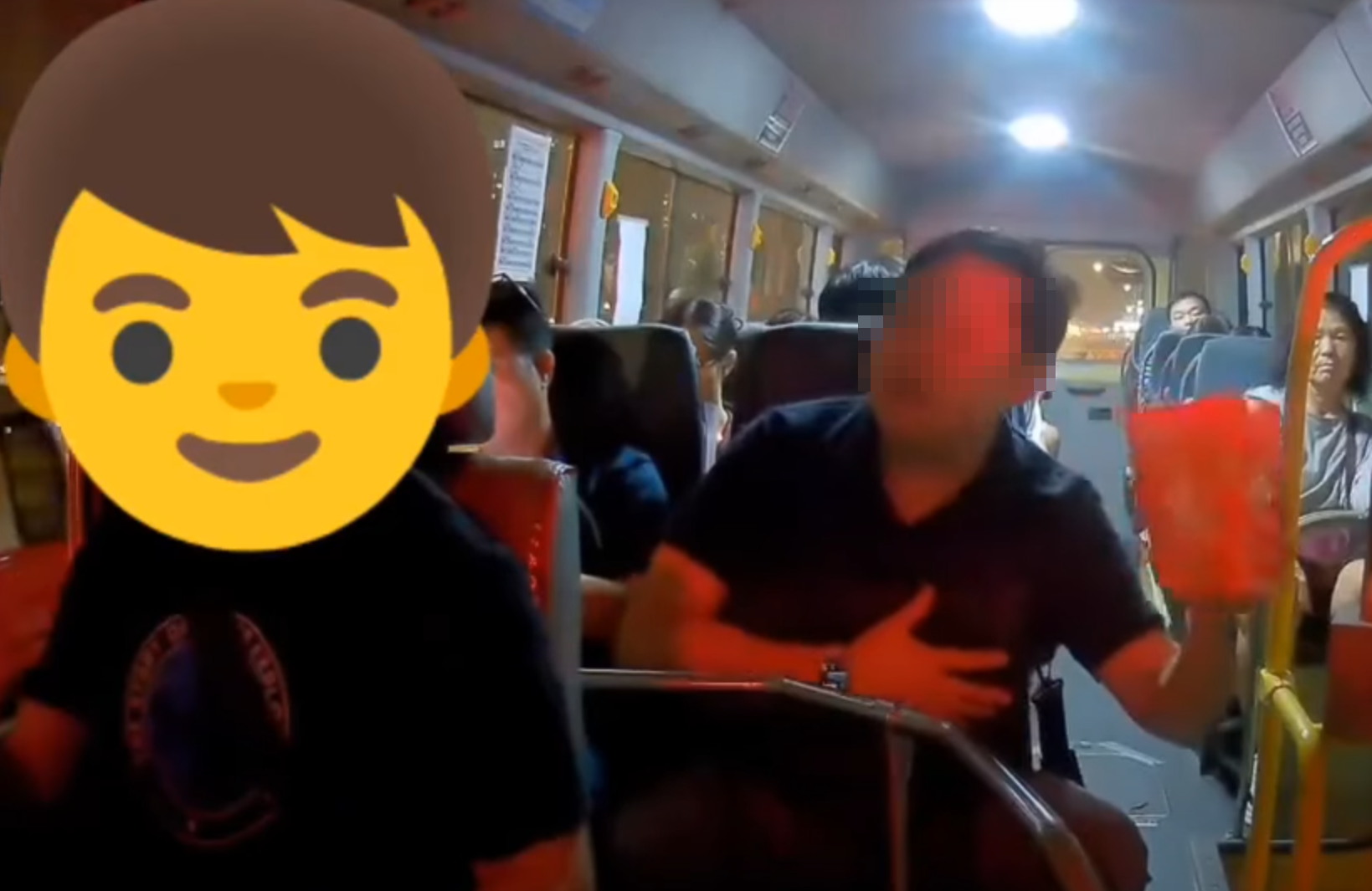 雙方其後開始爭論,司機再次警告「你再食嘢下一站落車呀」,乘客便「手指指」反問車上哪裡有明示「不准飲食」,「你攞出嚟畀我睇」。