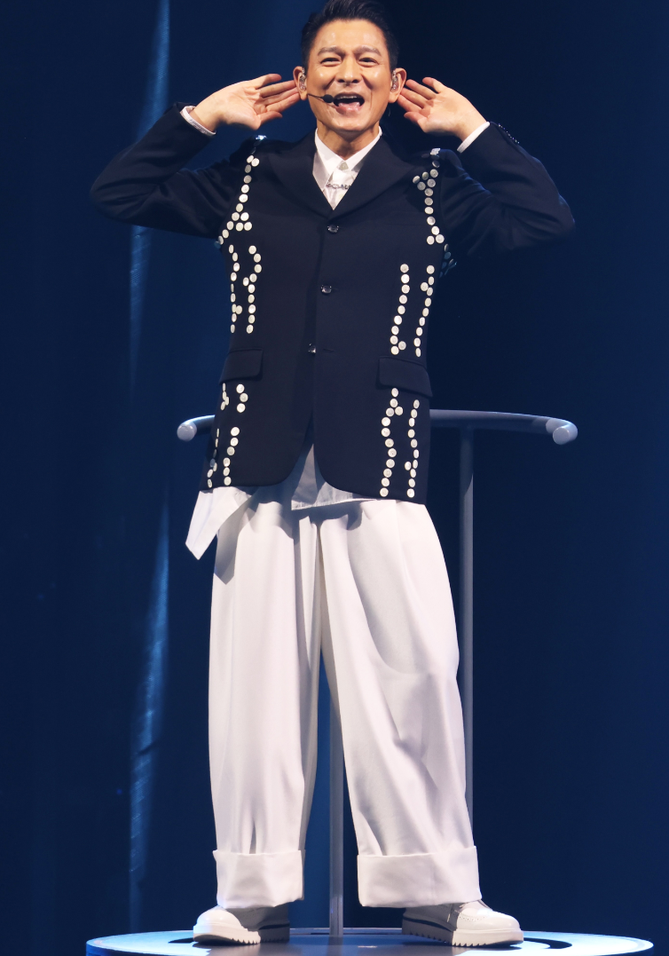 劉德華闊別11年後再度在台灣開演唱會。(中通社)