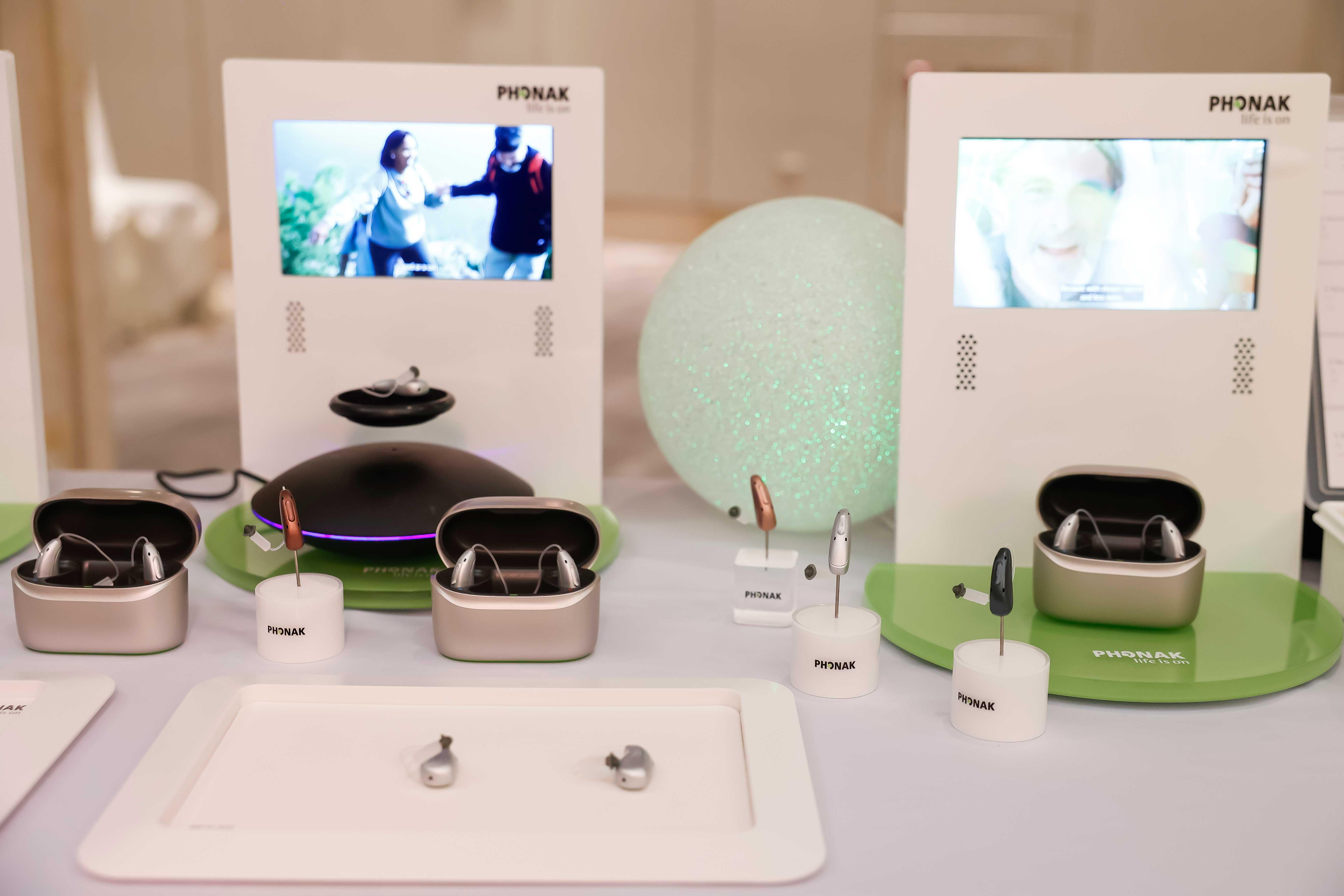 Audeo Sphere Infinio採用先進的雙重AI人工智能技術,能夠自動學習和調配音質,使助聽效果達到完美平衡。