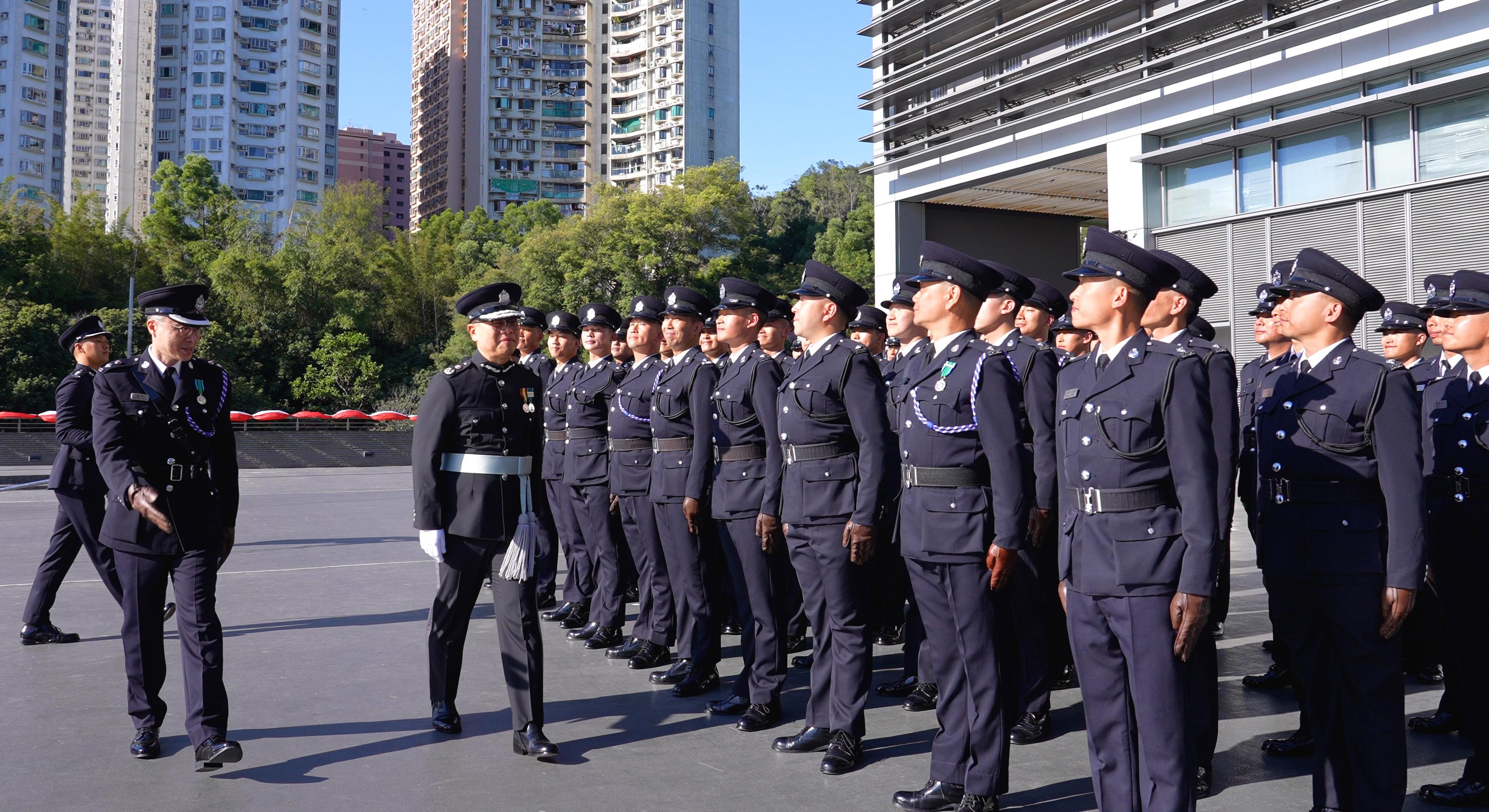 入境處副處長主持學員結業會操 勉勵學員保持幹勁
