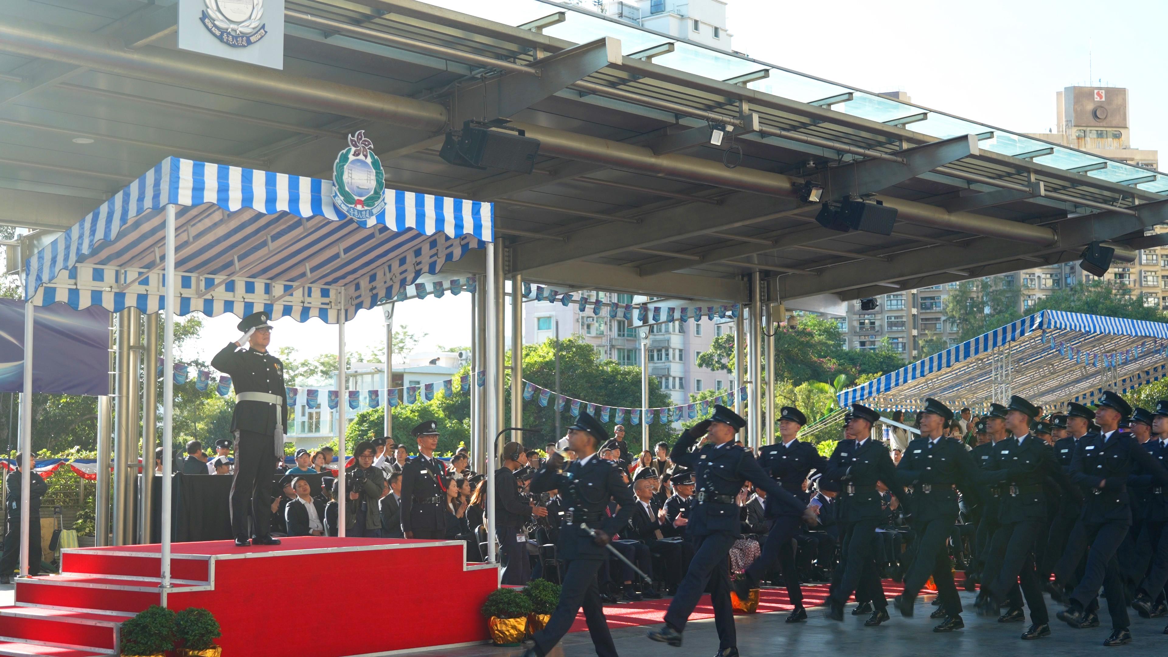 入境處副處長主持學員結業會操 勉勵學員保持幹勁