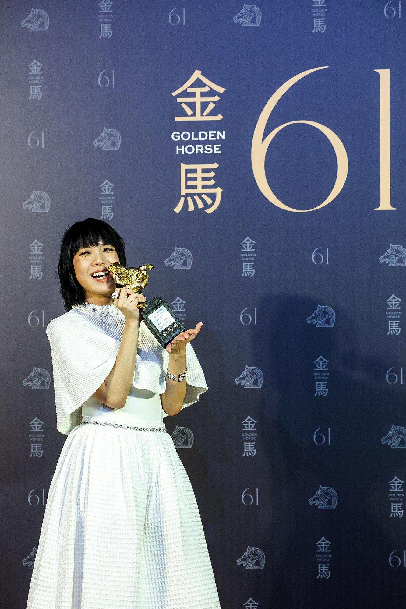 鍾雪瑩憑《看我今天怎麼說》勇奪金馬影后。