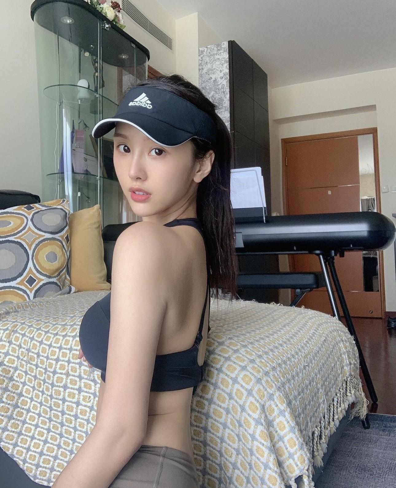 陳靜近年經常在社交網貼做gym相大曬fit爆身材。