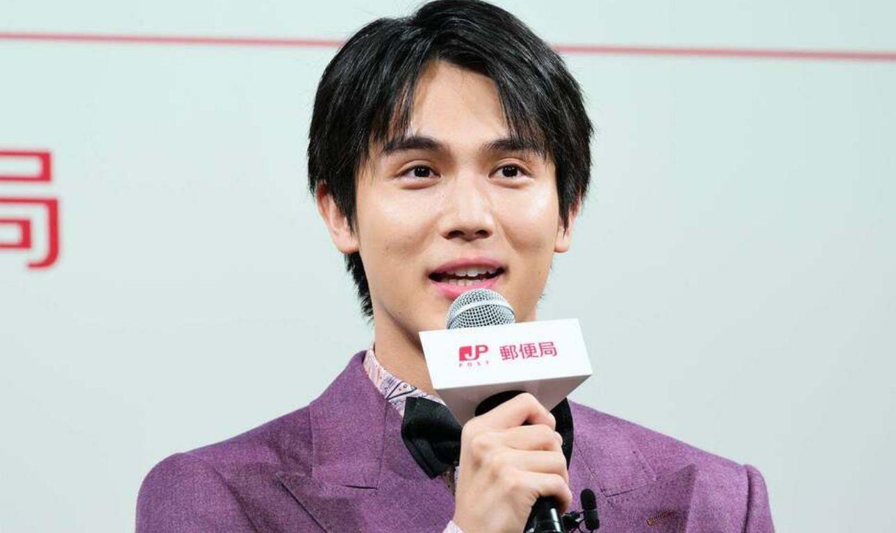 中川大志昨日現身公開活動,為郵政局宣傳賀年卡服務。