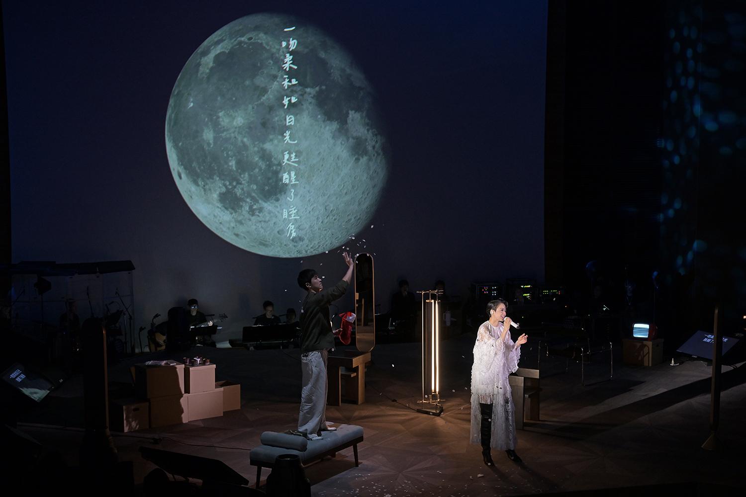 Gigi每場還附設專屬歌曲,令每晚的音樂會都更加專屬。