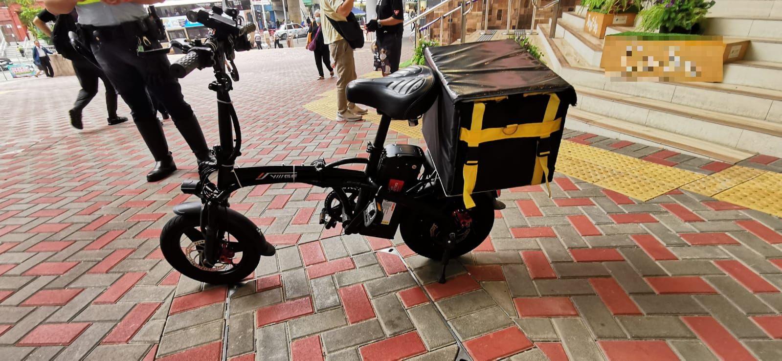 警東九龍打擊非法電動車 拘5電動單車及滑板車車主(警方圖片)